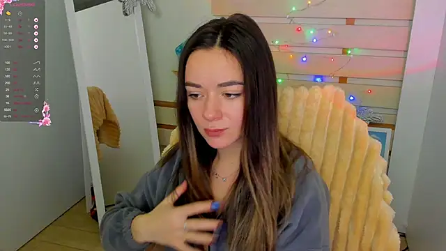 Snapshot of Bella_XO chatting on 12.27.24 Bella XO online show from 12.27.24