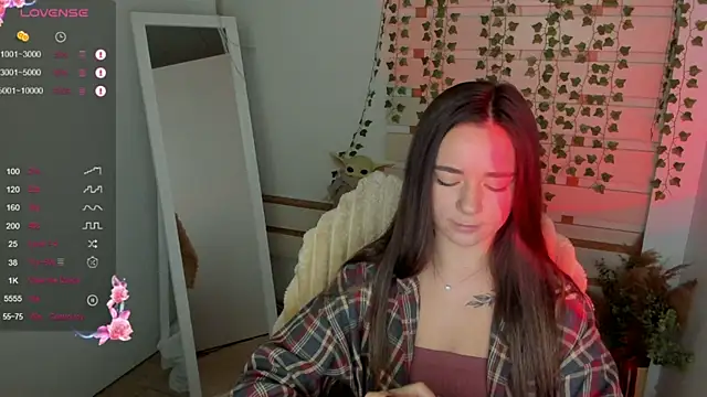 Snapshot of Bella_XO chatting on 09.17.25 Bella XO online show from 09.17.25