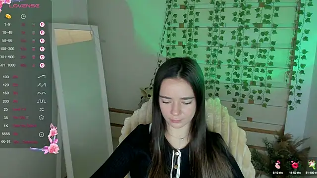 Snapshot of Bella_XO chatting on 09.26.25 Bella XO online show from 09.26.25