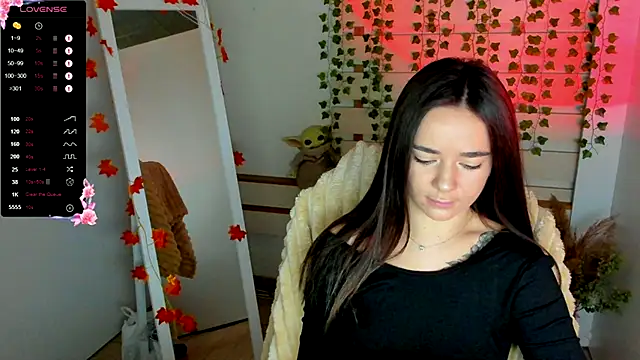 Snapshot of Bella_XO chatting on 10.11.25 Bella XO online show from 10.11.25