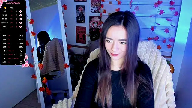 Snapshot of Bella_XO chatting on 10.18.25 Bella XO online show from 10.18.25