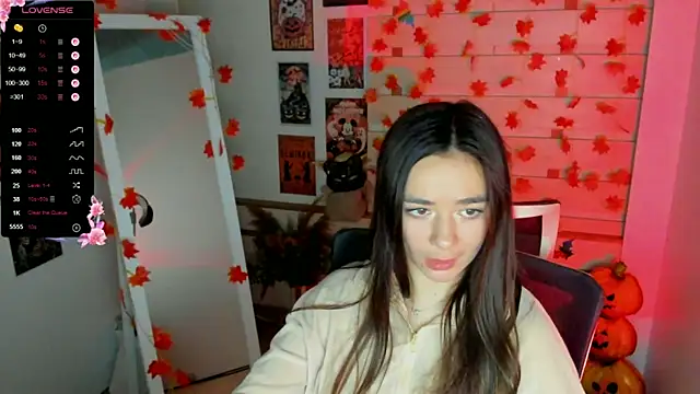 Snapshot of Bella_XO chatting on 10.30.25 Bella XO online show from 10.30.25