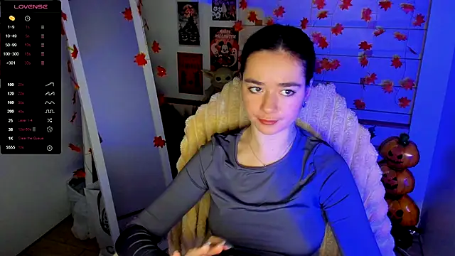 Snapshot of Bella_XO chatting on 11.09.25 Bella XO online show from 11.09.25