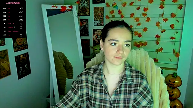 Snapshot of Bella_XO chatting on 11.16.25 Bella XO online show from 11.16.25