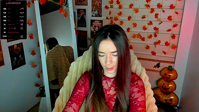 Snapshot of Bella_XO chatting on 11.22.25 Bella XO online show from 11.22.25