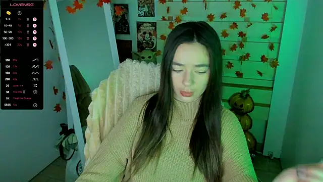 Snapshot of Bella_XO chatting on 11.24.25 Bella XO online show from 11.24.25