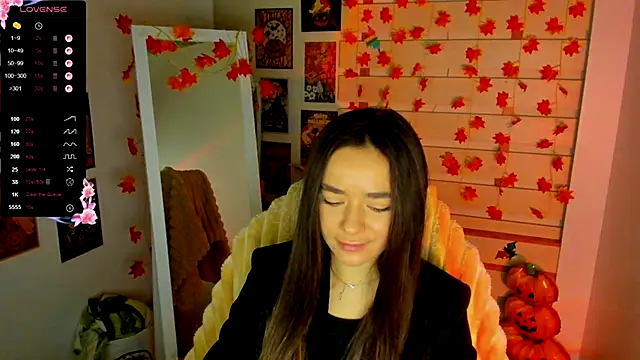 Snapshot of Bella_XO chatting on 11.28.25 Bella XO online show from 11.28.25