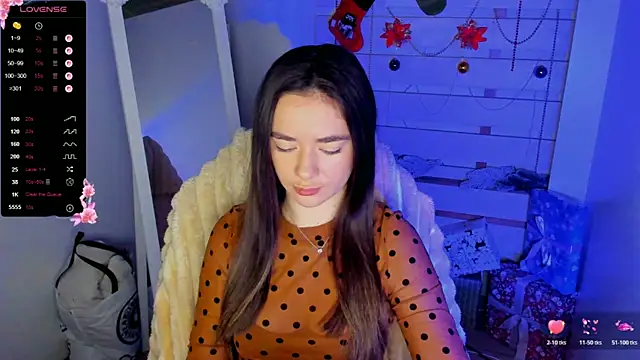 Snapshot of Bella_XO chatting on 12.04.25 Bella XO online show from 12.04.25