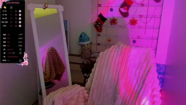 Snapshot of Bella_XO chatting on 12.22.25 Bella XO online show from 12.22.25