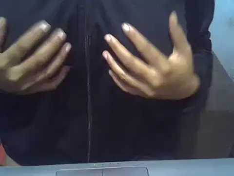 Snapshot of Luna_BR chatting on 12.27.24 Luna BR online show from 12.27.24