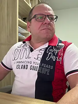 coupleLatinaLovers online show from 12.04.25