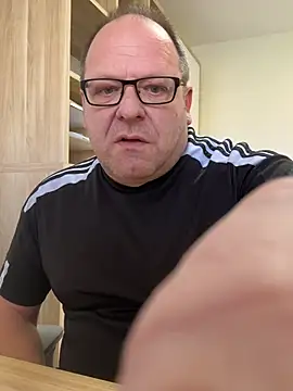 coupleLatinaLovers online show from 02.13.26