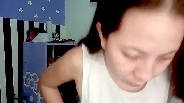 PetiteIvoryQueen19 online show from 05.05.26