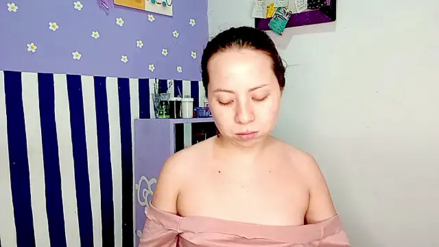 Snapshot of PetiteIvoryQueen19 chatting on 06.15.26 PetiteIvoryQueen19 online show from 06.15.26