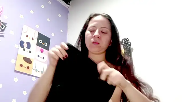 Snapshot of PetiteIvoryQueen19 chatting on 06.23.26 PetiteIvoryQueen19 online show from 06.23.26