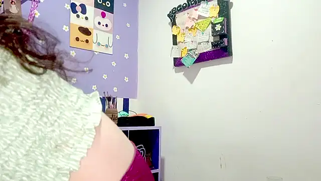 Snapshot of PetiteIvoryQueen19 chatting on 07.14.26 PetiteIvoryQueen19 online show from 07.14.26
