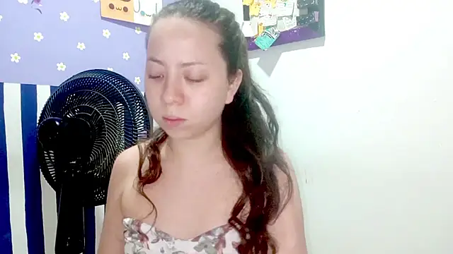 Snapshot of PetiteIvoryQueen19 chatting on 08.01.26 PetiteIvoryQueen19 online show from 08.01.26