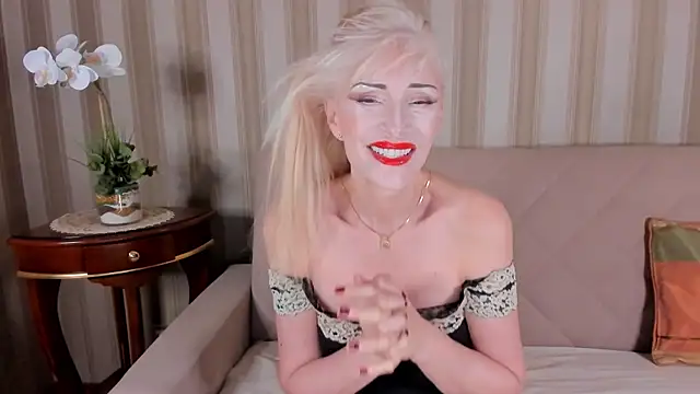 Snapshot of Rita_Farel chatting on 12.09.24 Rita Farel online show from 12.09.24