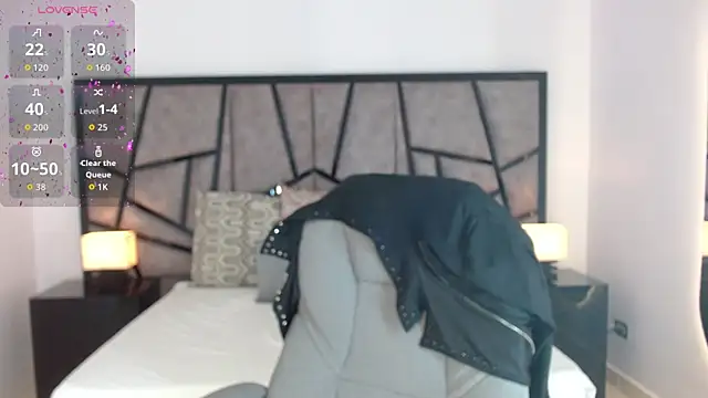 Snapshot of adhara_cortez chatting on 11.13.25 adhara cortez online show from 11.13.25