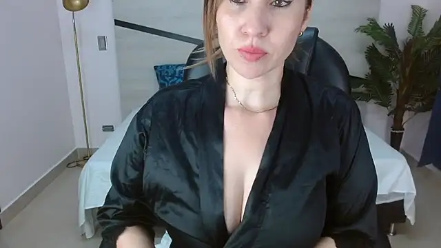 adhara cortez online show from 07.06.26