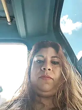 Laura-Hernandez online show from 01.07.25