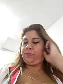 Laura-Hernandez online show from 02.18.25