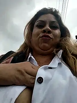 Laura-Hernandez online show from 02.22.25