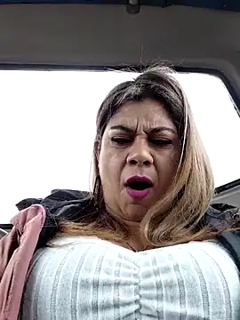 Laura-Hernandez online show from 11.25.25