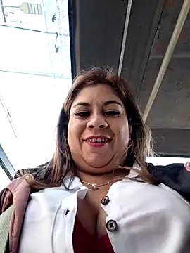 Laura-Hernandez online show from 06.12.26