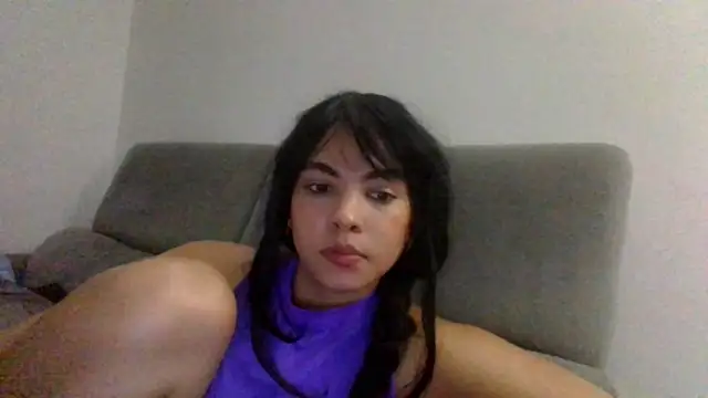 Snapshot of Kiri_Cutee chatting on 12.13.24 Kiri Cutee online show from 12.13.24