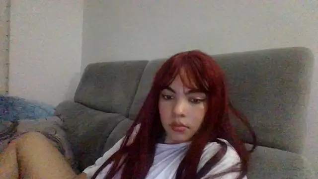 Snapshot of Kiri_Cutee chatting on 12.14.24 Kiri Cutee online show from 12.14.24