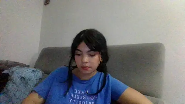 Snapshot of Kiri_Cutee chatting on 12.20.24 Kiri Cutee online show from 12.20.24