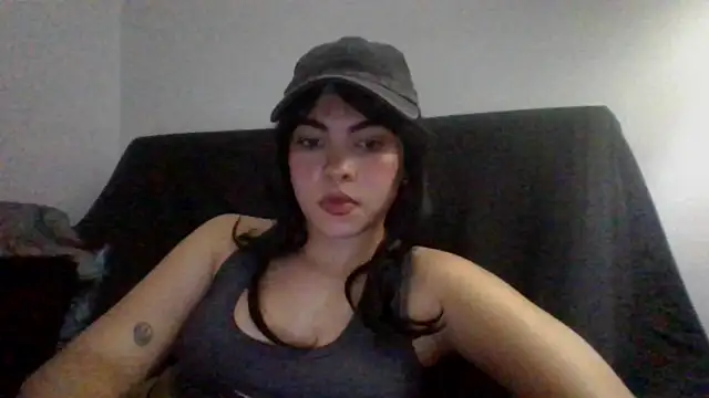 Snapshot of Kiri_Cutee chatting on 01.05.25 Kiri Cutee online show from 01.05.25