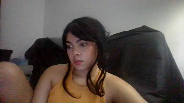 Snapshot of Kiri_Cutee chatting on 01.08.25 Kiri Cutee online show from 01.08.25