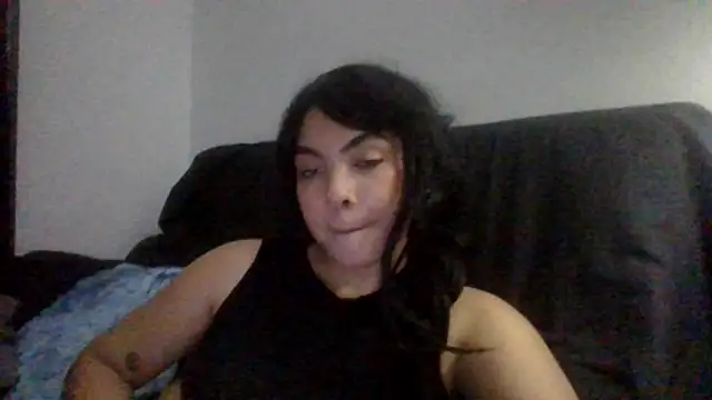 Snapshot of Kiri_Cutee chatting on 01.11.25 Kiri Cutee online show from 01.11.25