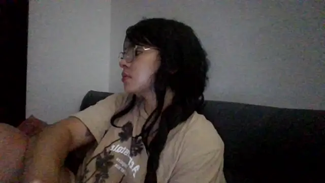 Snapshot of Kiri_Cutee chatting on 01.26.25 Kiri Cutee online show from 01.26.25