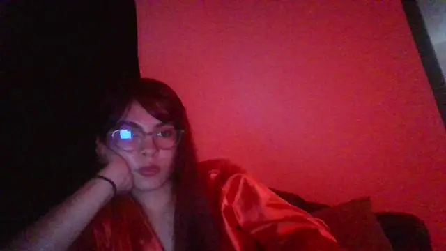 Snapshot of Kiri_Cutee chatting on 02.10.25 Kiri Cutee online show from 02.10.25