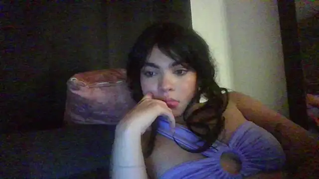 Snapshot of Kiri_Cutee chatting on 02.28.25 Kiri Cutee online show from 02.28.25