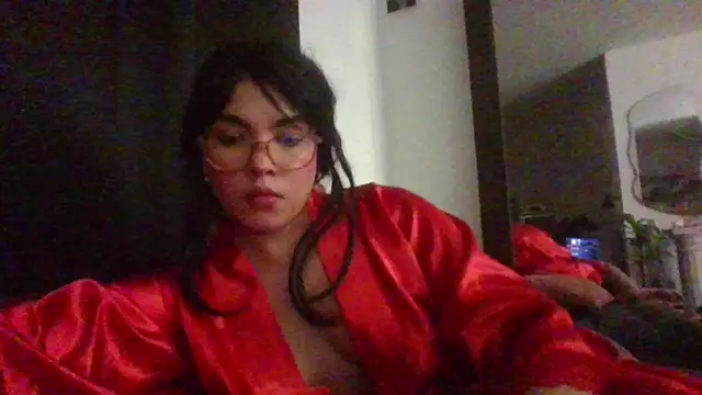 Snapshot of Kiri_Cutee chatting on 03.05.25 Kiri Cutee online show from 03.05.25