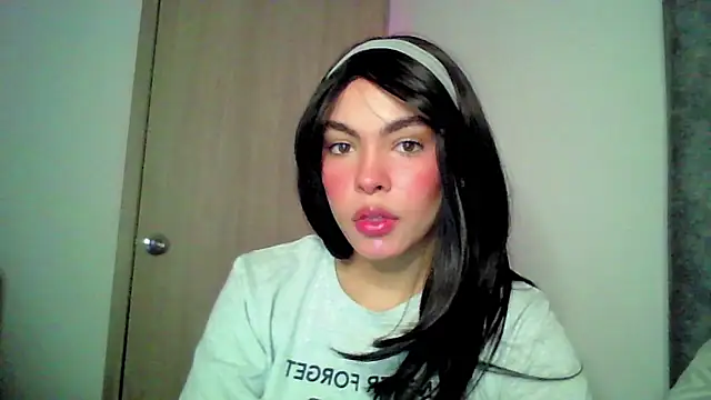 Snapshot of Kiri_Cutee chatting on 09.09.25 Kiri Cutee online show from 09.09.25