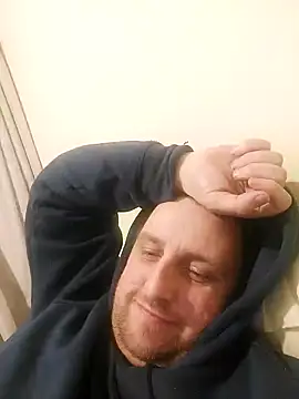 Snapshot of HE-M123 chatting on 12.14.24 HE-M123 online show from 12.14.24