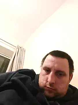 Snapshot of HE-M123 chatting on 12.18.24 HE-M123 online show from 12.18.24