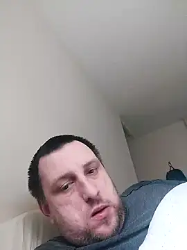 Snapshot of HE-M123 chatting on 12.23.24 HE-M123 online show from 12.23.24