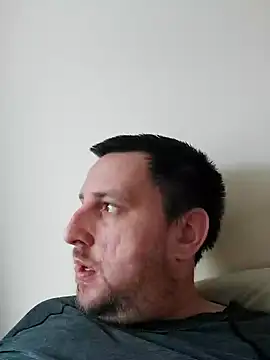 Snapshot of HE-M123 chatting on 01.01.25 HE-M123 online show from 01.01.25