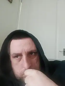 Snapshot of HE-M123 chatting on 02.19.25 HE-M123 online show from 02.19.25