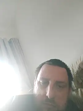 Snapshot of HE-M123 chatting on 03.09.25 HE-M123 online show from 03.09.25