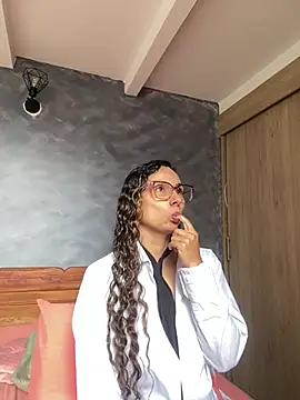 MafeeRoss online show from 06.08.26