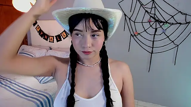 Maia W10 online show from 10.29.25