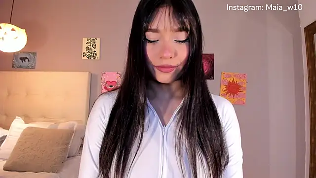 Maia W10 online show from 06.27.26
