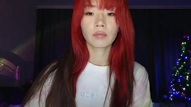 Snapshot of E_v_E_ chatting on 12.13.24 E v E online show from 12.13.24